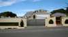 *La Bella Casa* 4brm Family House, Castaways Beach