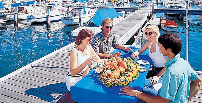 Hunter - bay/harbour coastal coastal town boating sailing cafes