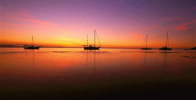 Town of 1770, Gladstone - landscape sunrise/sunset coastal boating