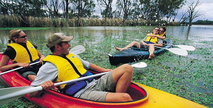 Loch Luna, Riverland
