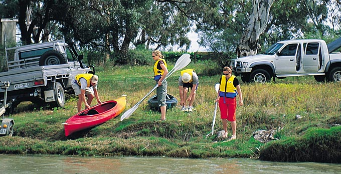 Loch Luna, Riverland