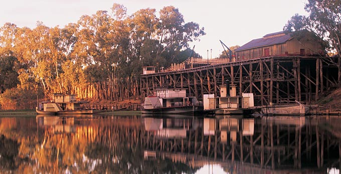The Murray - landscape sunrise/sunset river/creek boating heritage