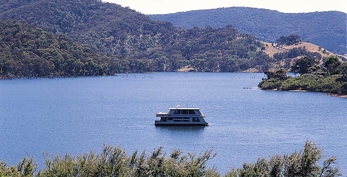 Lake Eildon National Park, Victoria's High Country - lake boating