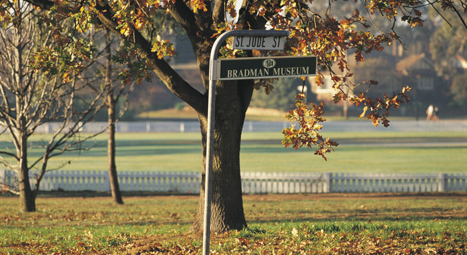 Bowral, Capital Country - autumn country town