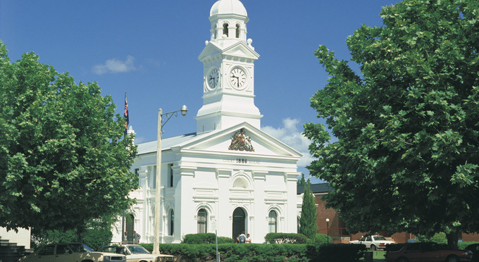 Albury-Wodonga, The Murray - gardens parks country town architecture heritage