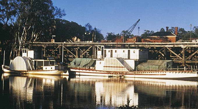 Moama, The Murray - river/creek boating