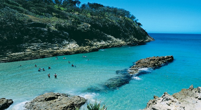 Brisbane - landscape coastal islands rocky coastline surfing swimming