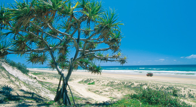 75 Mile Beach, Fraser Coast South Burnett - landscape beach coastal islands 4wd