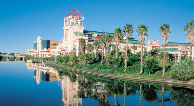 Broadbeach, Gold Coast - river/creek shopping