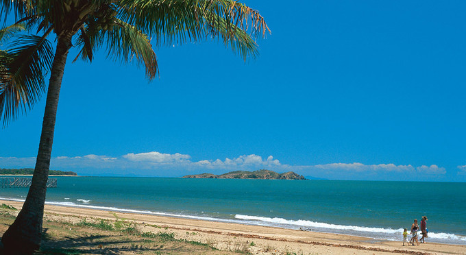 Blacks Beach, Mackay - beach coastal islands