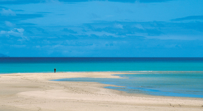 Brampton Island, Mackay - landscape beach coastal islands