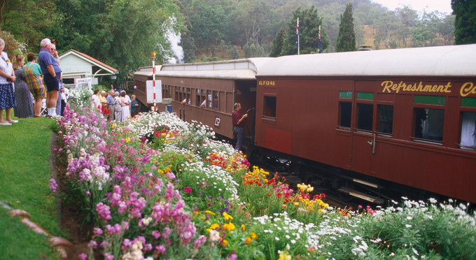 Spring Bluff, Toowoomba and Golden West - landscape gardens city heritage rail