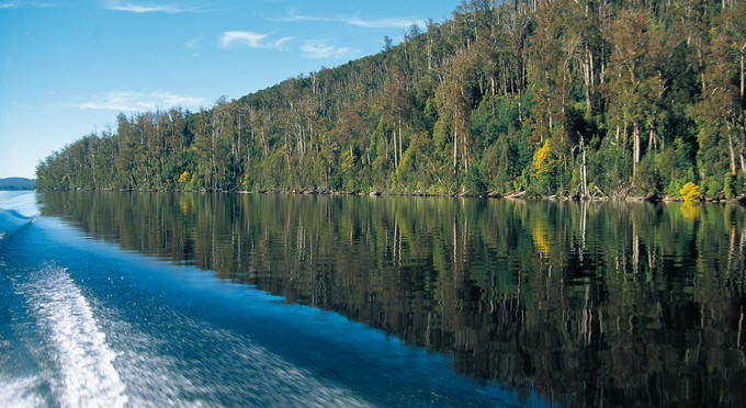 Lake St Clair, Tasmanias South - lake