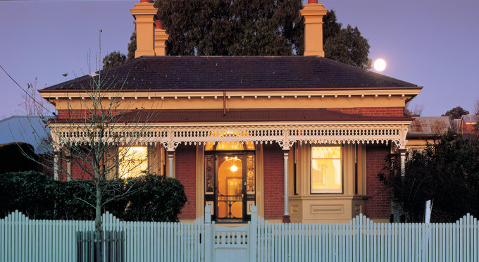 Castlemaine, Goldfields - sunrise/sunset country town heritage