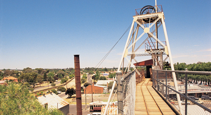 Central Deborah, Goldfields - country town industry