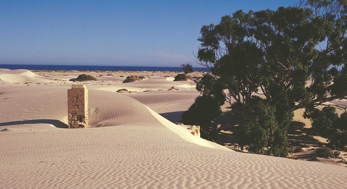 Eucla, Australias Golden Outback - coastal desert outback heritage