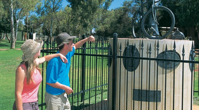 Laverton, Australias Golden Outback - parks monuments
