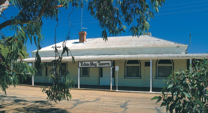 Westonia, Australias Golden Outback - outback outback pub